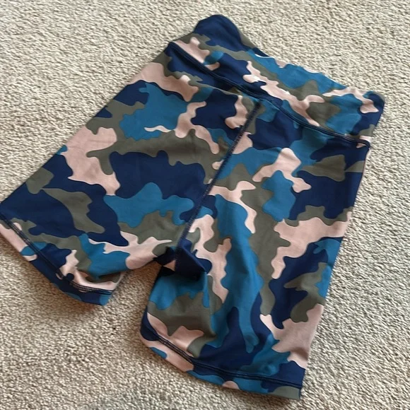 The upside bike shorts - Picture 8 of 8